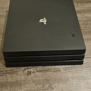 Sony PlayStation 4 Pro Console - Black WITH Controller